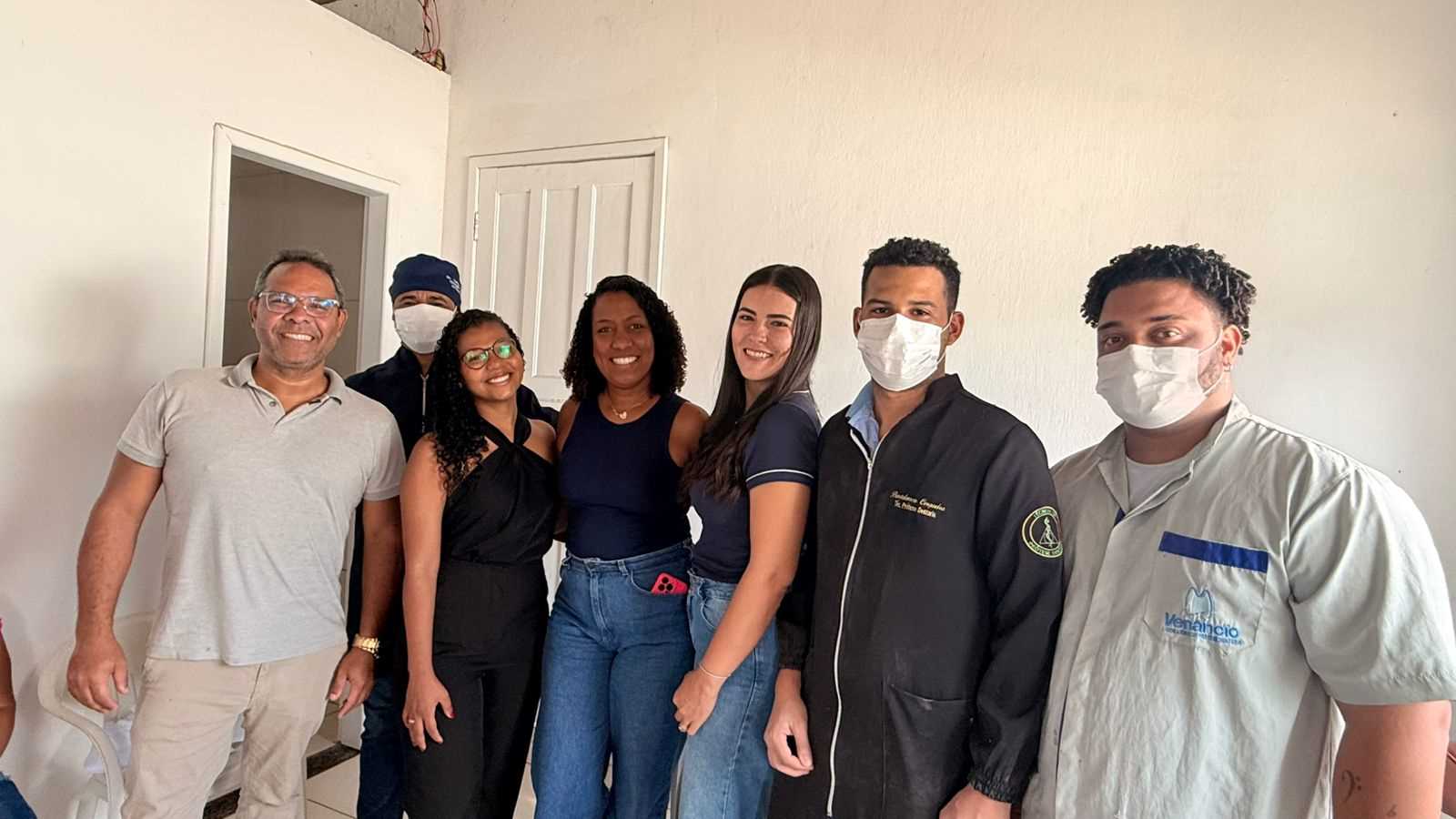 Prefeitura entrega próteses dentárias em Castelo Novo e beneficia moradores do Banco do Pedro.