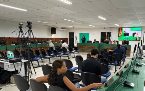 Câmara de Ilhéus aprova PL que permite localizar em tempo real os veículos da coleta de resíduos sólidos.