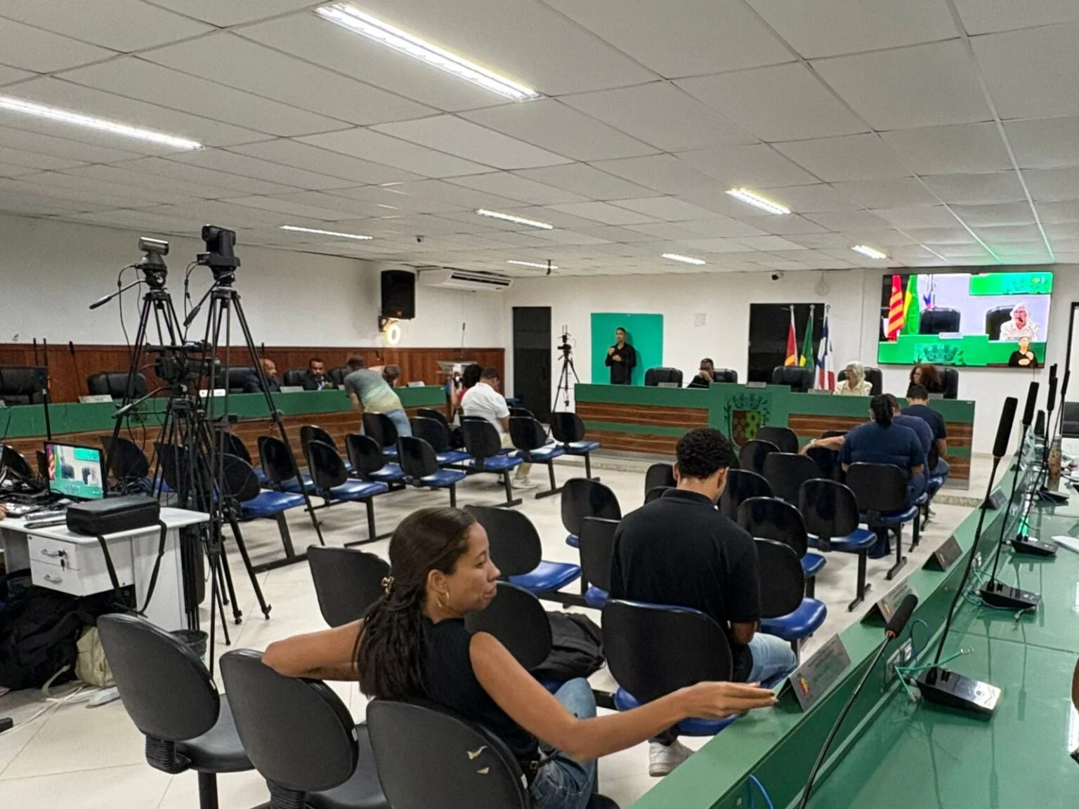 Câmara debate com piloto Alexandre Reis situação e saídas para o Aeroporto de Ilhéus.