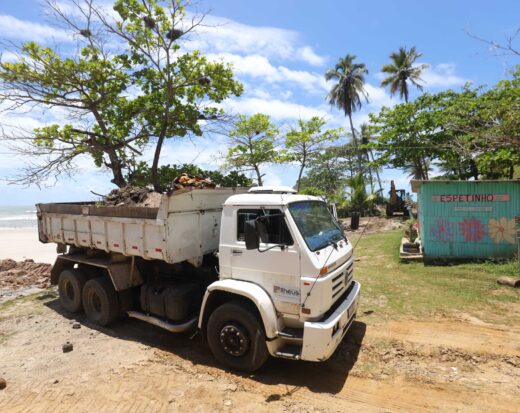 Prefeitura de Ilhéus disponibilizará caçambas para coleta de lixo durante paralisação nacional.