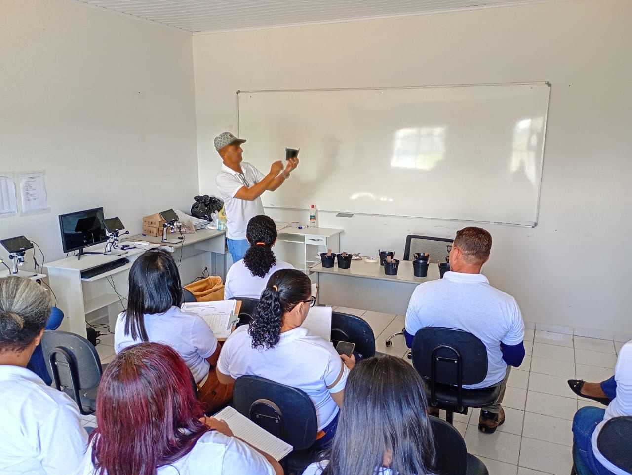 Ilhéus inicia implantação de ovitrampas e reforça monitoramento no combate ao Aedes aegypti.