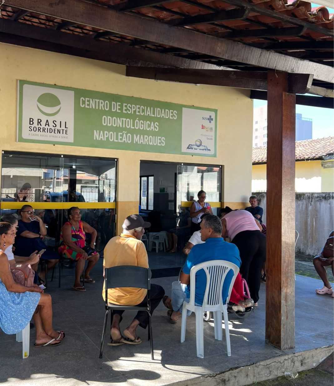 Prefeitura de Ilhéus entrega 65 próteses dentárias e amplia acesso à saúde bucal no município.