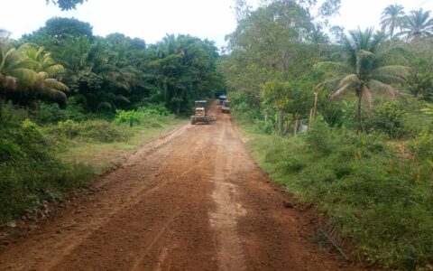 Prefeitura recupera acessos em comunidades da zona rural de Ilhéus.
