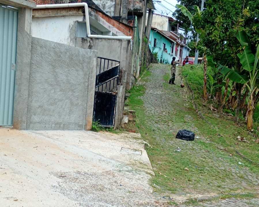 Prefeitura realiza serviços de limpeza e conservação no Alto Belmonte.