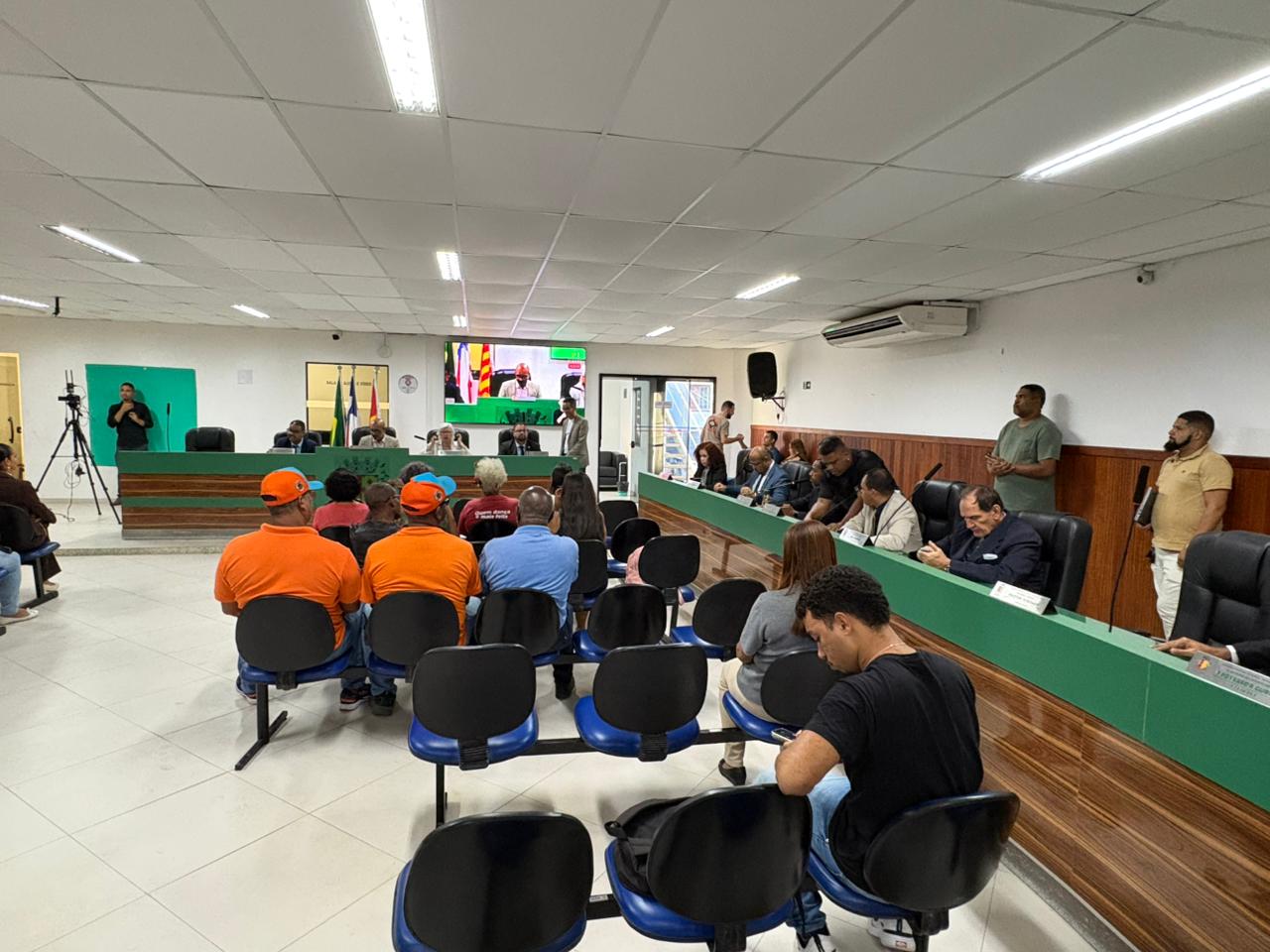 Câmara de Ilhéus aprova projeto de lei que garante reajuste aos servidores públicos municipais.