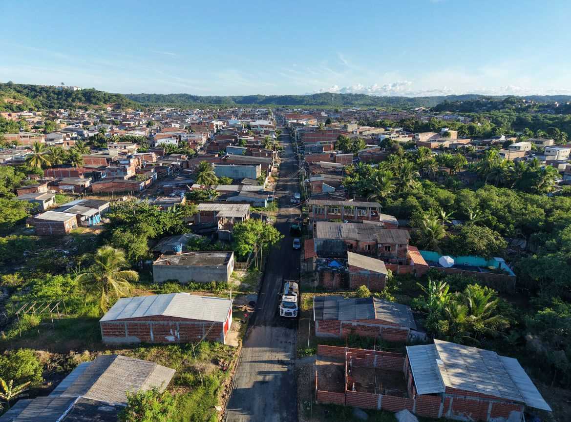Obra no Vilela amplia acessibilidade e melhora circulação na comunidade.