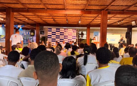 Educação e qualificação profissional abrem novos caminhos para estudantes da EJA em Ilhéus.