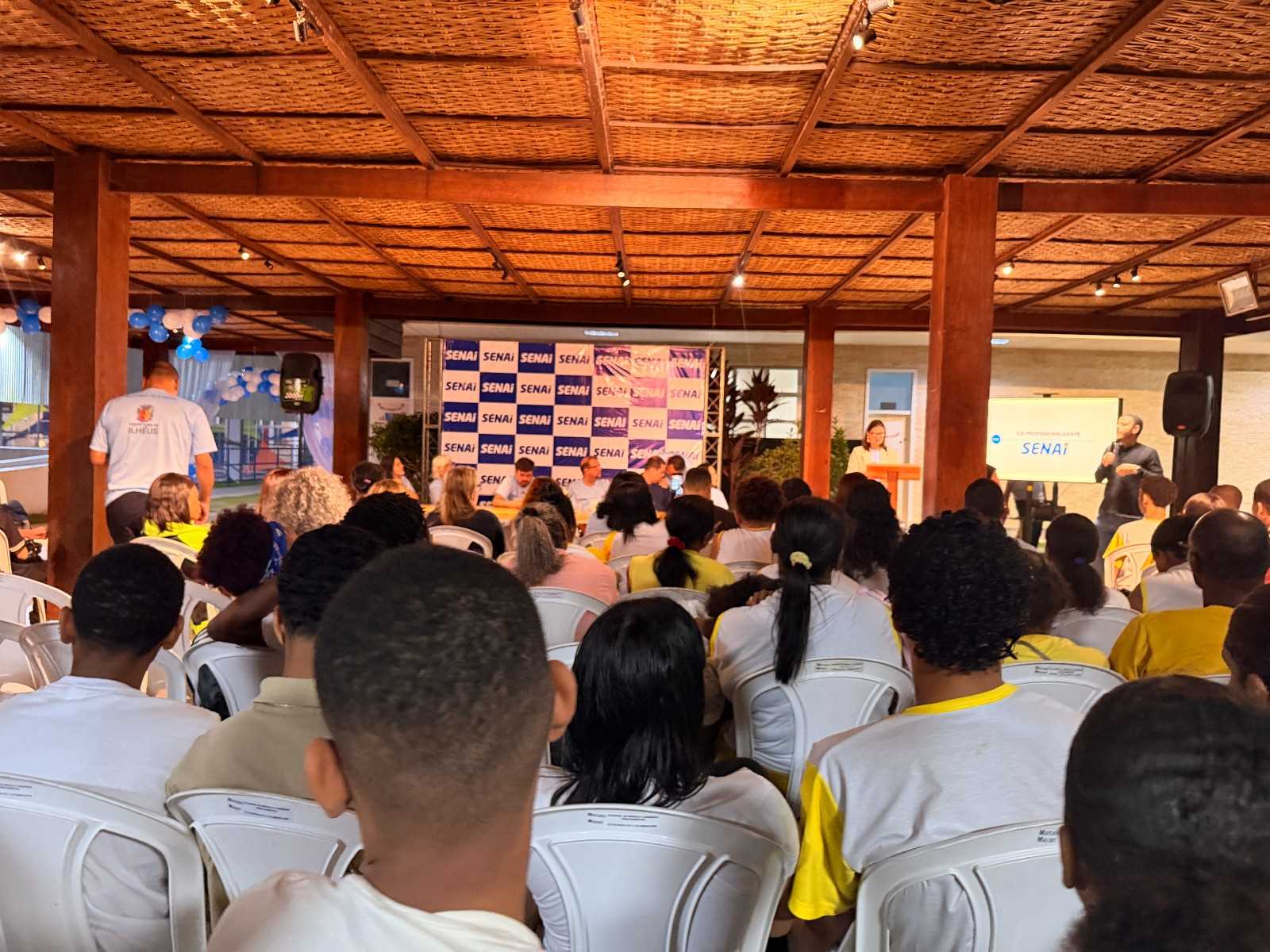 Educação e qualificação profissional abrem novos caminhos para estudantes da EJA em Ilhéus.