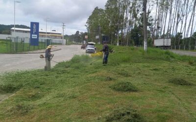 Prefeitura realiza serviços de manutenção urbana em diferentes pontos de Ilhéus.