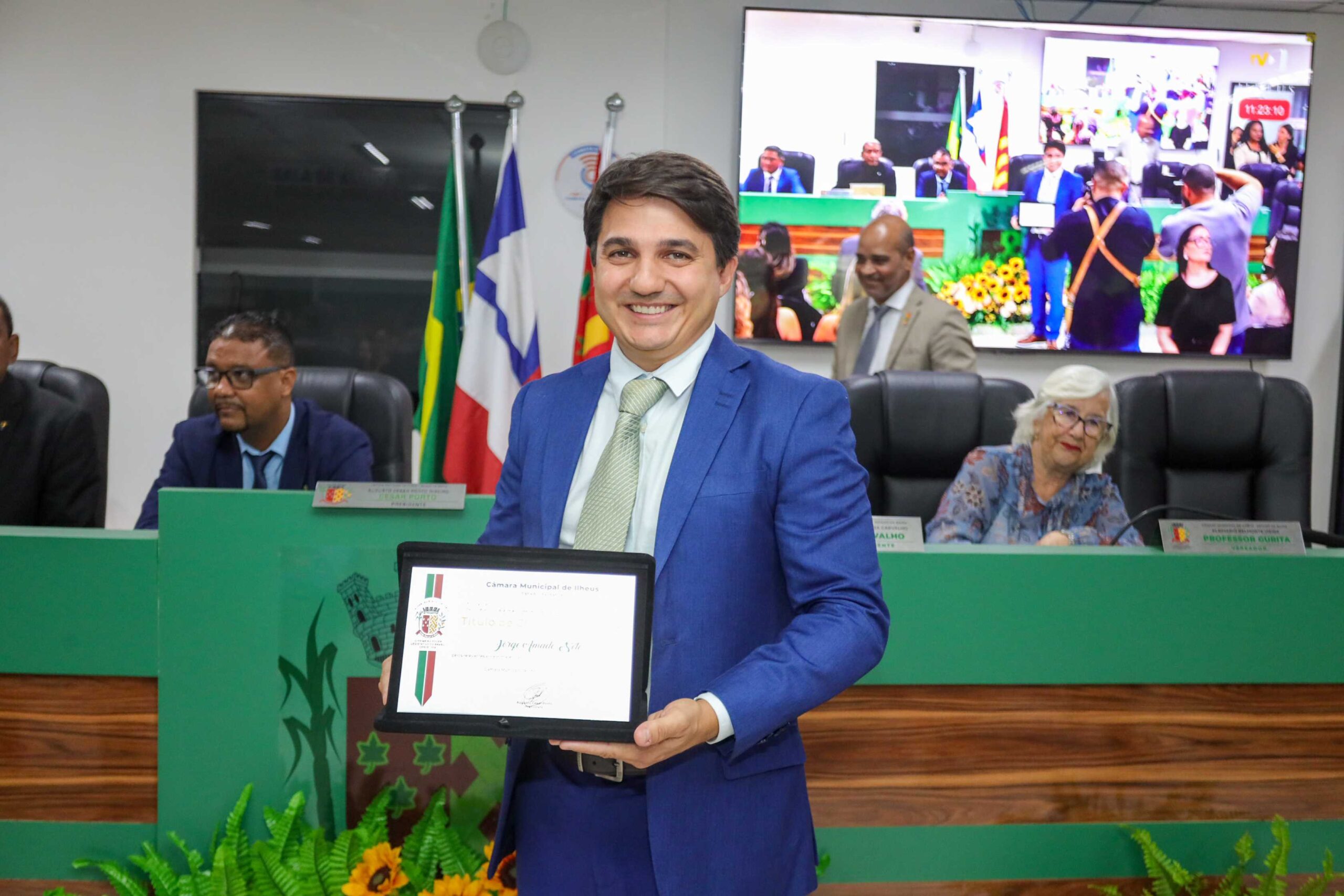 Jorge Amado Neto recebe título de cidadão ilheense no aniversário de 492 anos de Ilhéus.