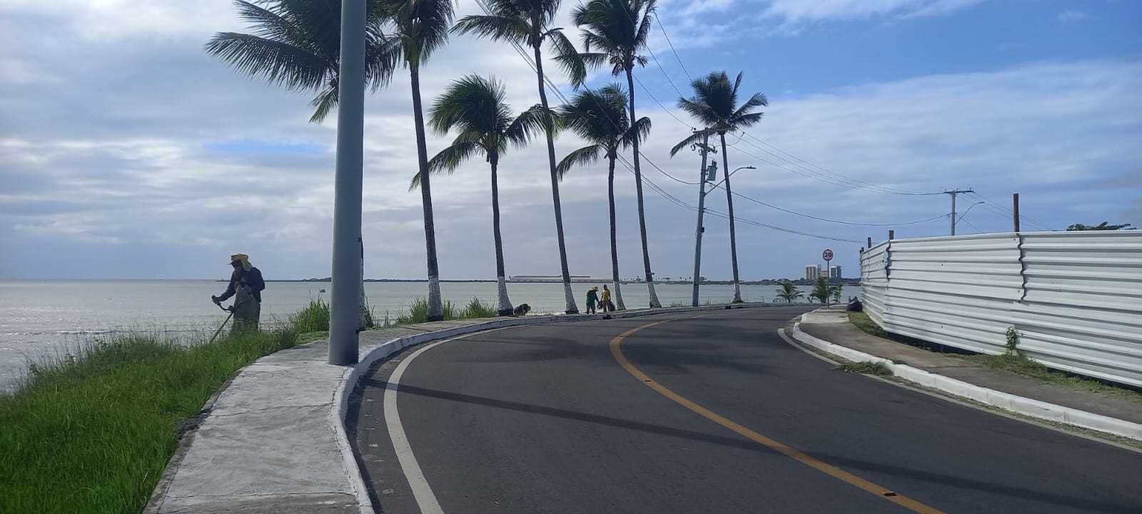 Avenida Contorno recebe serviços de manutenção urbana no Malhado.