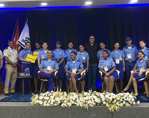 Colégio da Polícia Militar de Ilhéus fortalece protagonismo estudantil em seminário de Ciências.