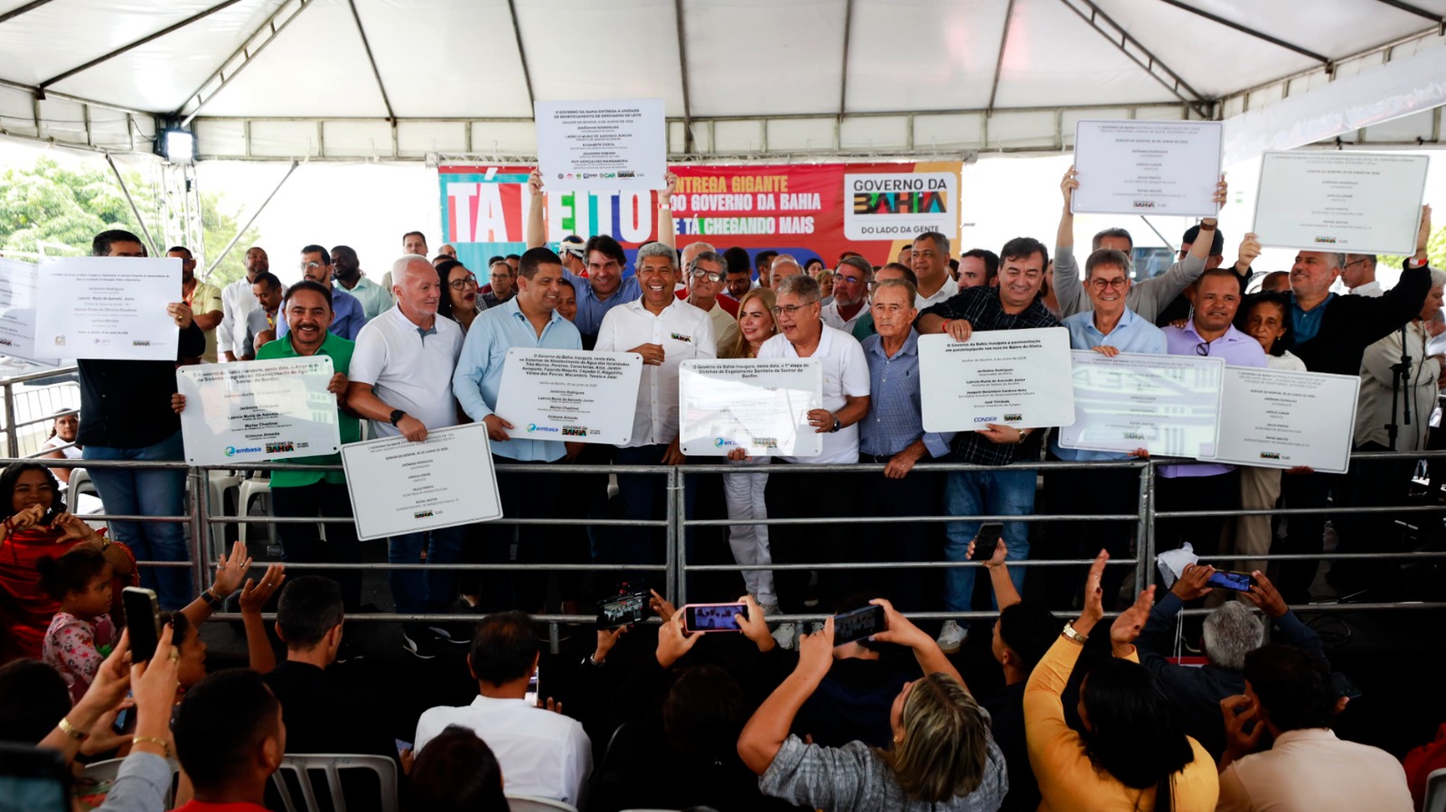 Senhor do Bonfim recebe pacote de investimentos em infraestrutura, saneamento e agricultura familiar.