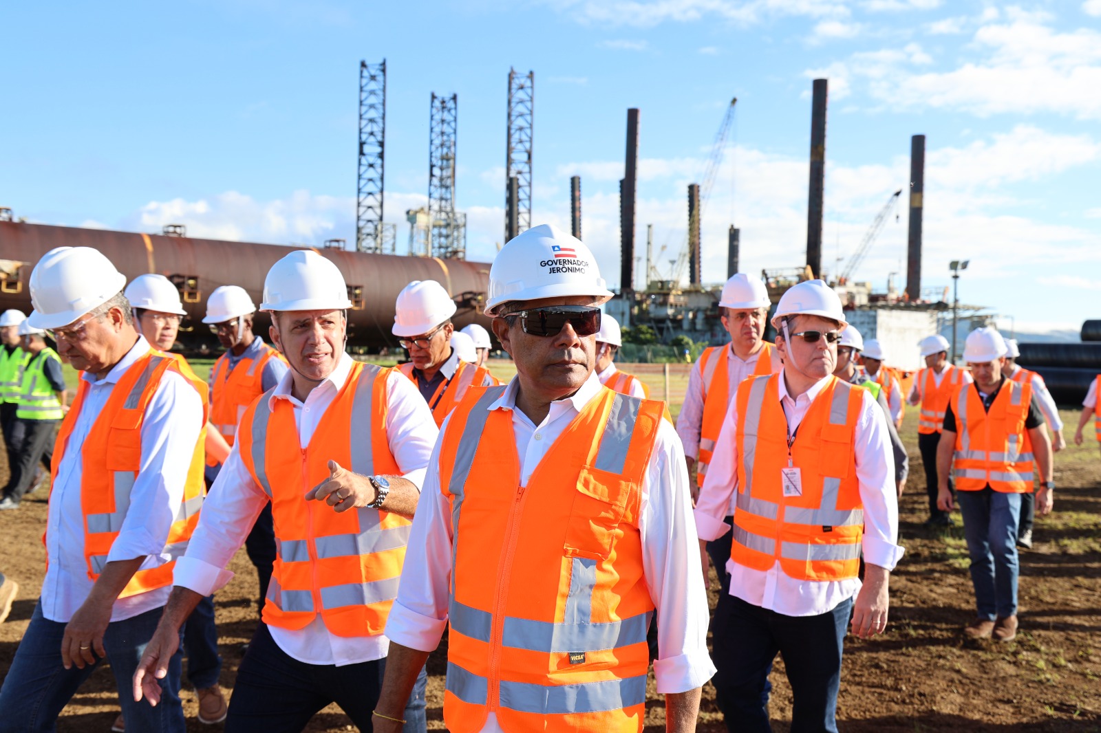 Ponte Salvador-Itaparica: governador acompanha avanço e movimentação no canteiro de São Roque Paraguaçu, em Maragogipe.