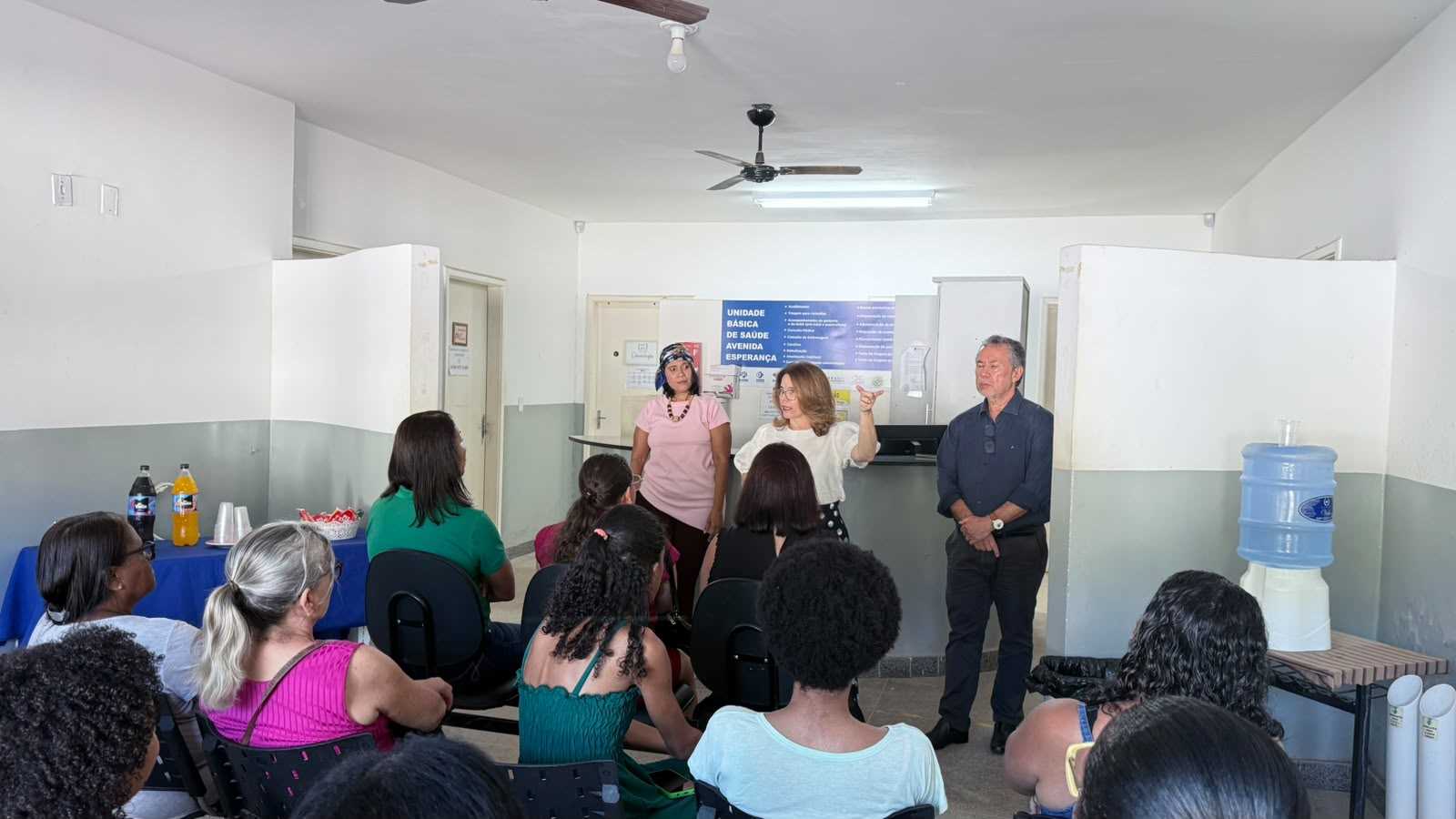 Médicos dão palestra sobre doenças hepáticas na UBS Avenida Esperança.