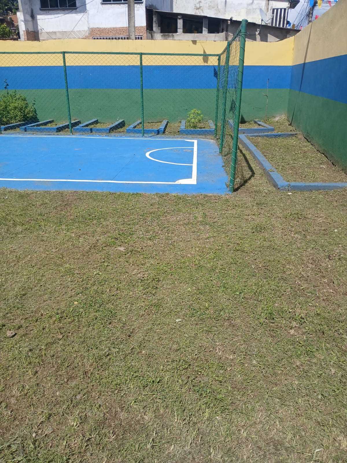 Manutenção de áreas públicas inclui roçagem e capinagem em Ilhéus.