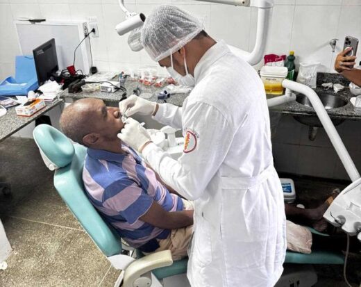 Prefeitura de Ilhéus entrega mais 72 próteses dentárias e chega a 1.272 sorrisos reabilitados.