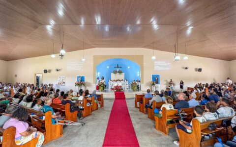 Missa reúne fiéis em homenagem a Nossa Senhora das Vitórias, padroeira de Ilhéus.