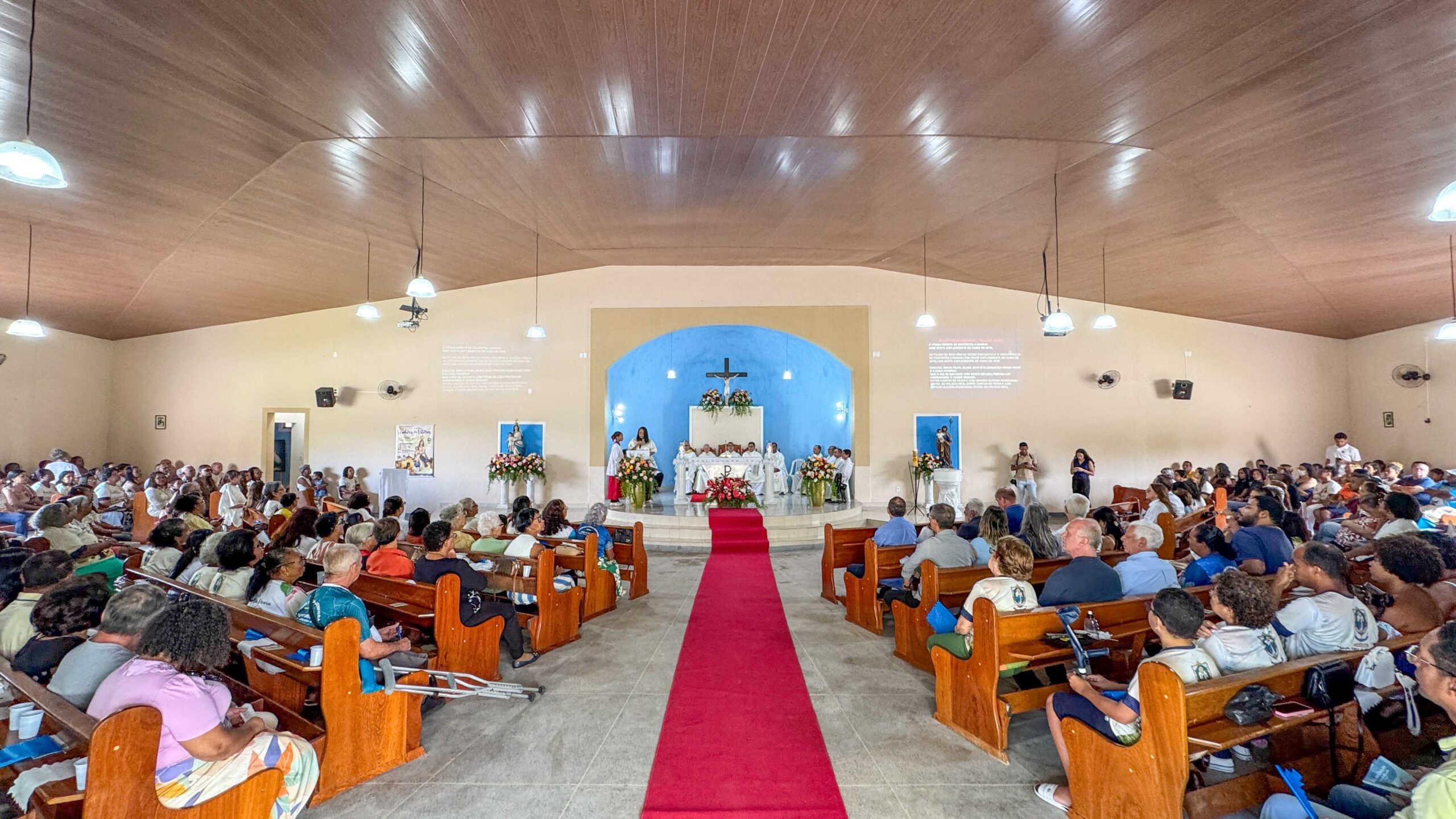 Missa reúne fiéis em homenagem a Nossa Senhora das Vitórias, padroeira de Ilhéus.