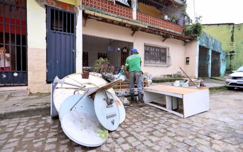 Cata-Treco recolhe materiais descartados no Nelson Costa e amplia calendário de ações em Ilhéus.