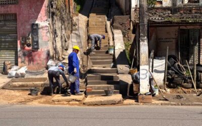 Escadaria do Alto da Esperança recebe revitalização e nova iluminação em LED.
