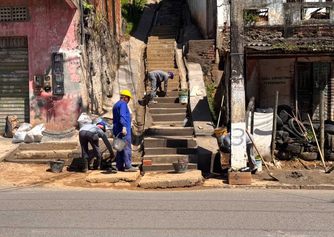 Escadaria do Alto da Esperança recebe revitalização e nova iluminação em LED.