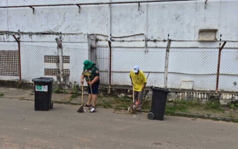 Prefeitura realiza mutirão de varrição na Rua Luiz Gama.