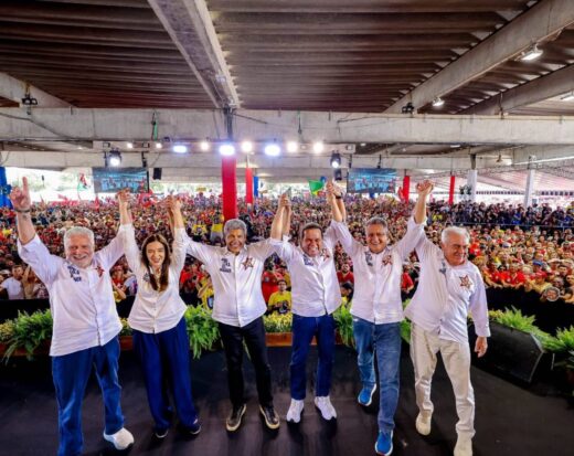 Convenção de Jerônimo reúne mais de 30 mil pessoas e mostra a grande força do time de Lula na Bahia.