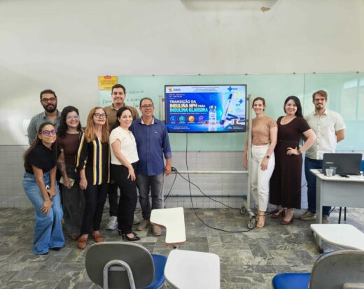Prefeitura de Ilhéus capacita profissionais de saúde para manejo seguro da Insulina Glargina.