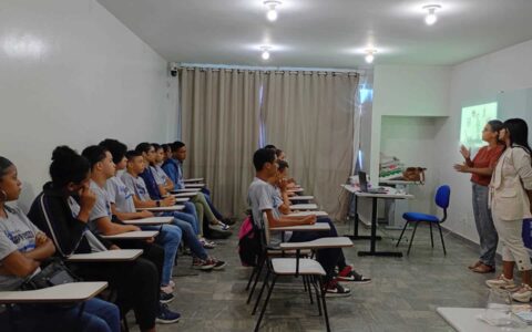 Prefeitura realiza ação de prevenção ao trabalho infantil para jovens do Programa Jovem Social.
