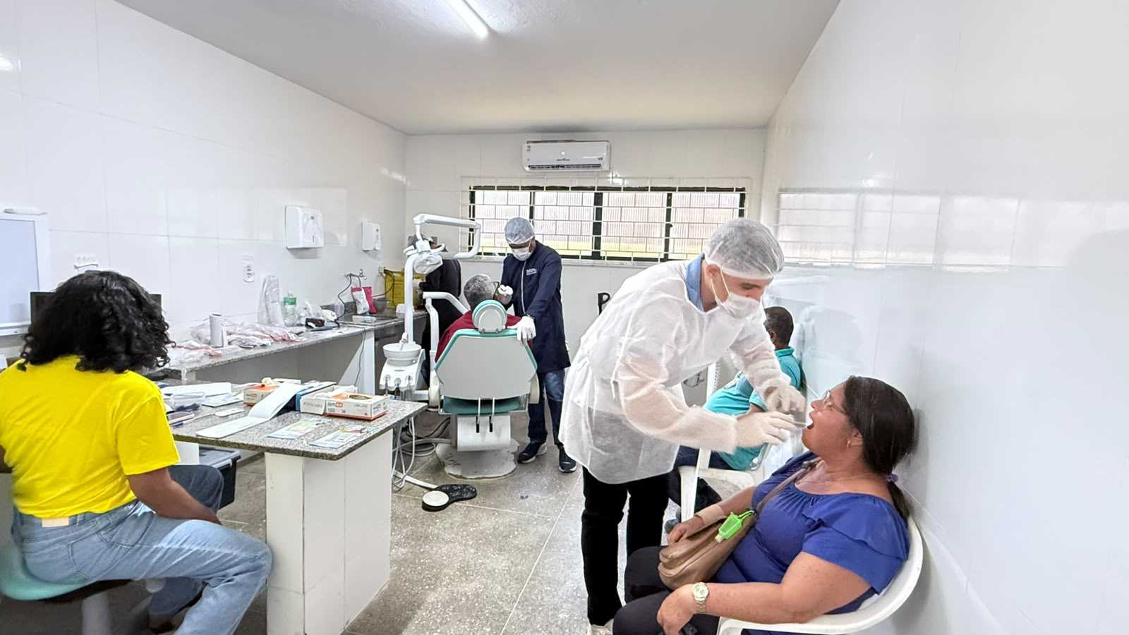 Prefeitura de Ilhéus entrega mais 120 próteses dentárias à população.