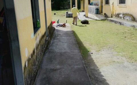 Prefeitura de Ilhéus realiza roçagem na Praça do Hernani Sá e na Creche Dom Eduardo.