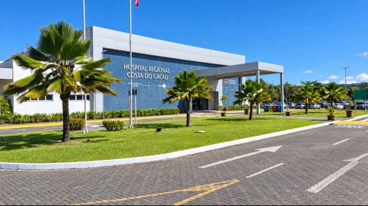 Hospital Regional Costa do Cacau adequa infraestrutura com novos equipamentos e mobiliários.