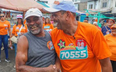 Marão percorre a Feira Hernani Sá, reencontra amigos e destaca carinho pelo povo de Ilhéus.
