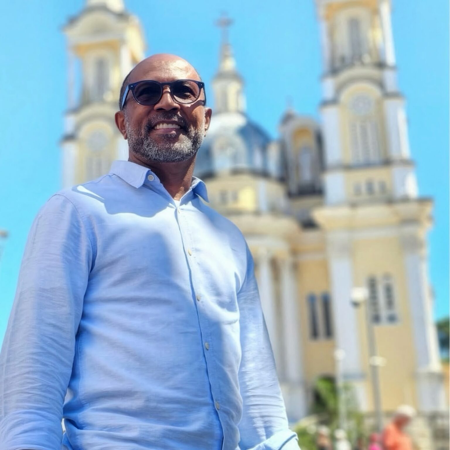 Bebeto ajudou a restaurar Igreja de São Jorge e reforça compromisso com outros patrimônios de Ilhéus.