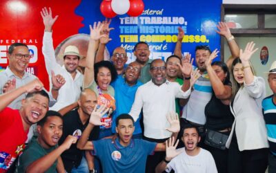 Bebeto inaugura comitê em Itabuna e participa de caminhada com Jerônimo, Rui e Wagner.