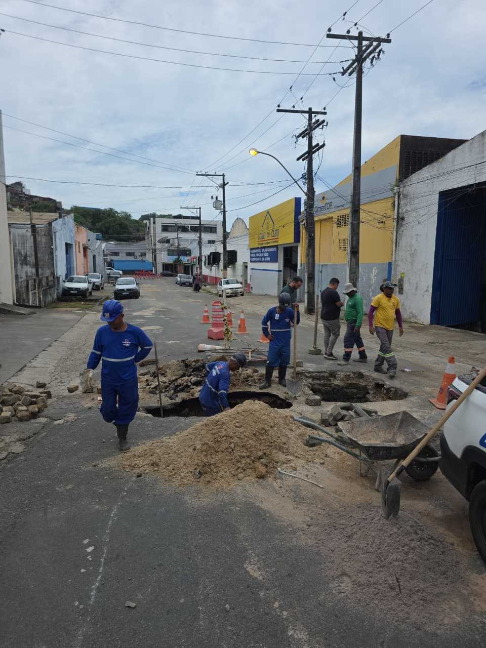 Prefeitura atua na recuperação de trecho da Rua Mário Alfredo.