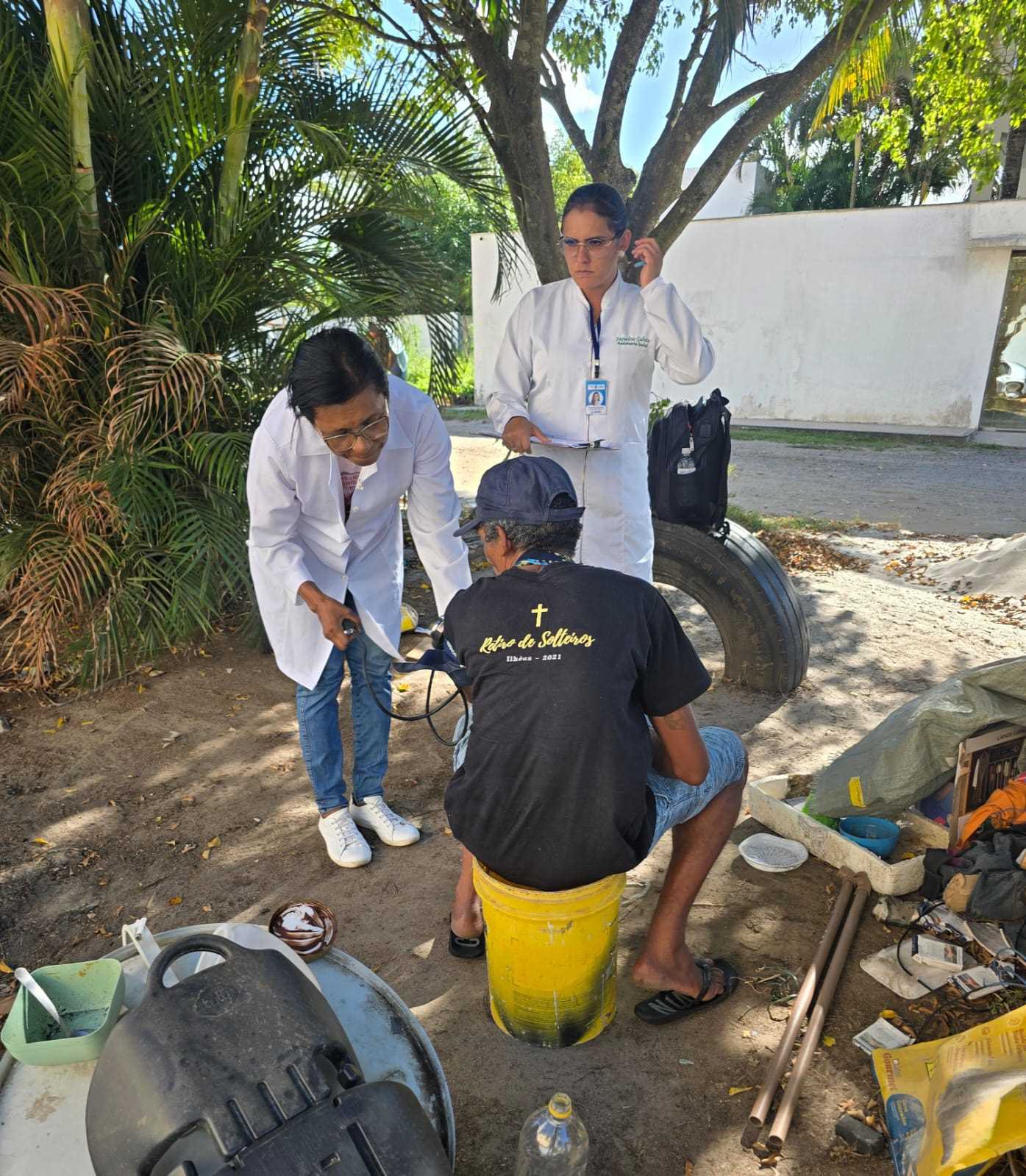 Consultório na Rua realiza atendimentos a pessoas em situação de vulnerabilidade na Zona Sul.