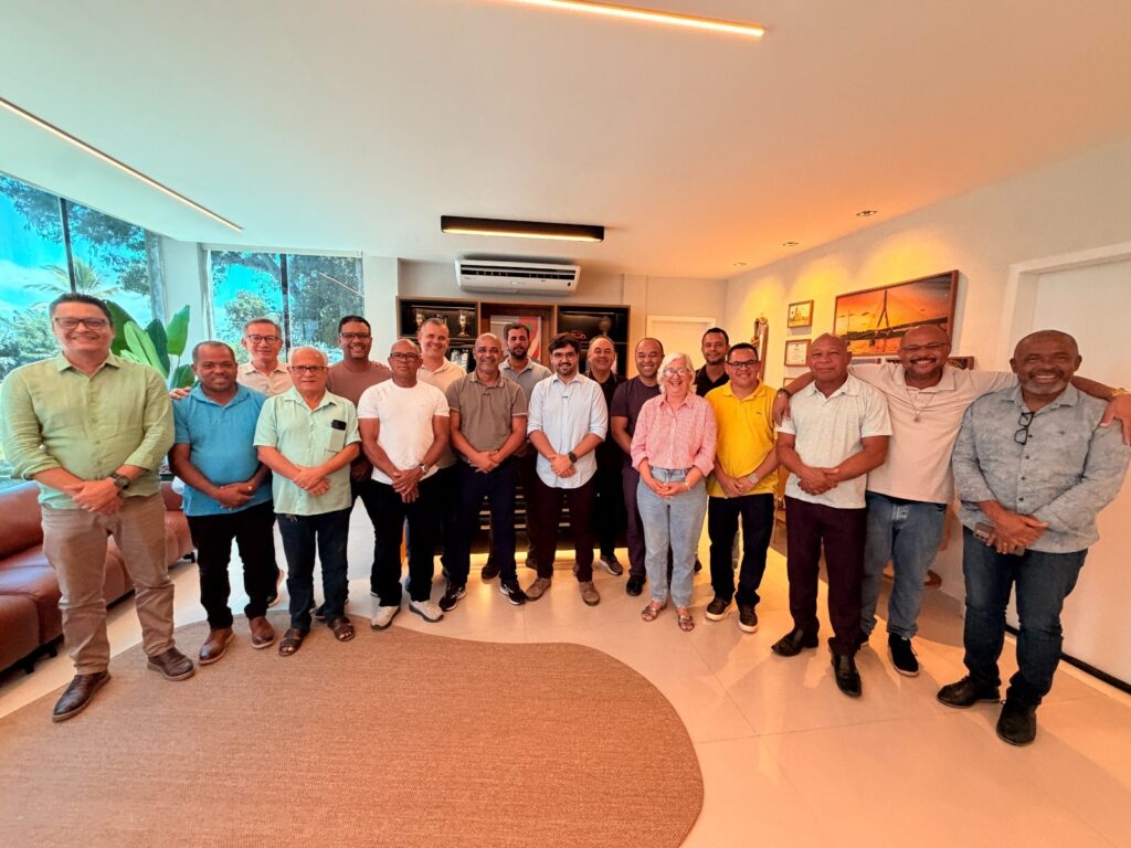 Valderico Junior recebe vereadores e reafirma diálogo com o Legislativo.