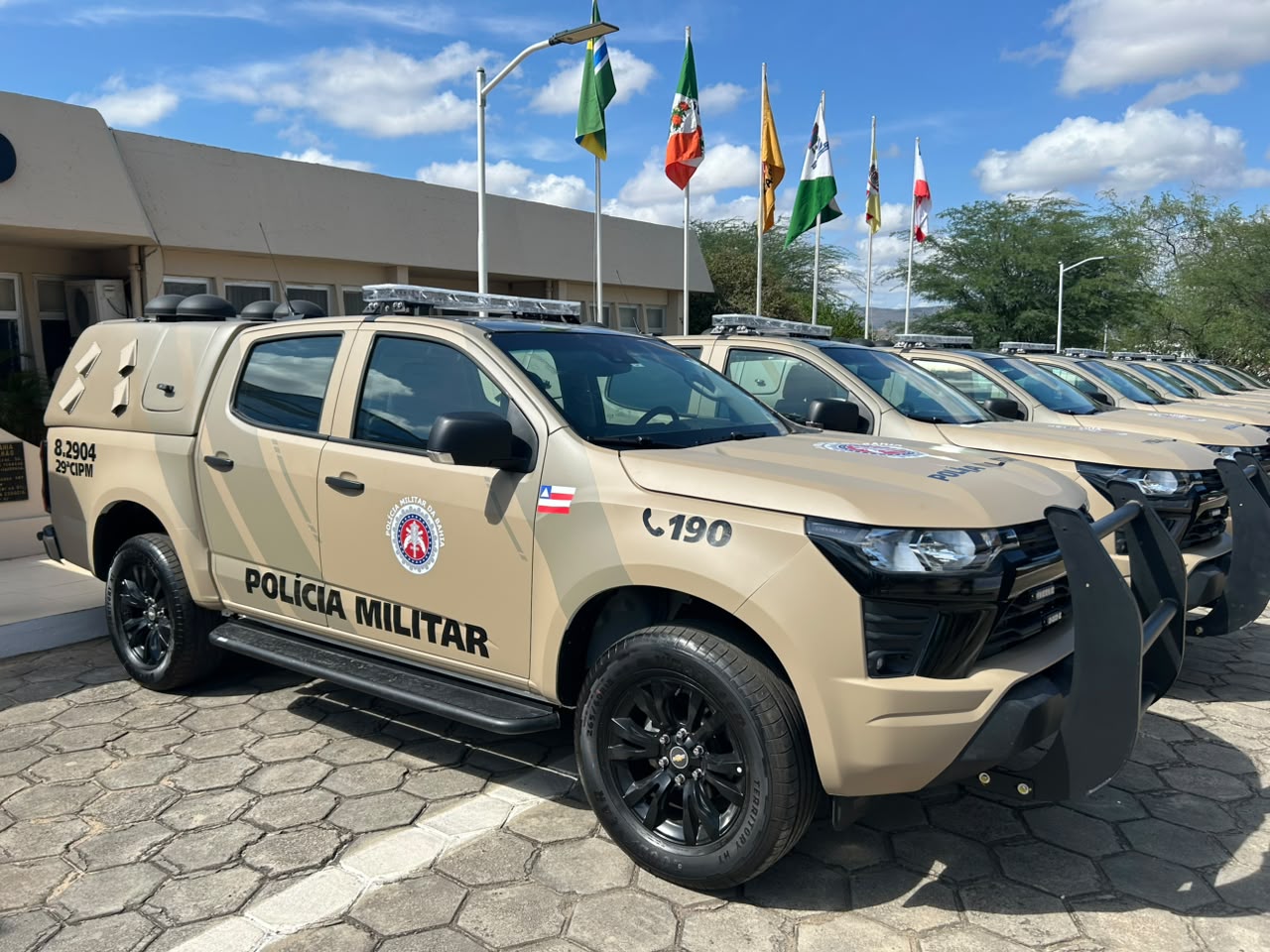 Governo da Bahia entrega 20 novas viaturas para a Polícia Militar com investimento de R$ 7,2 milhões.